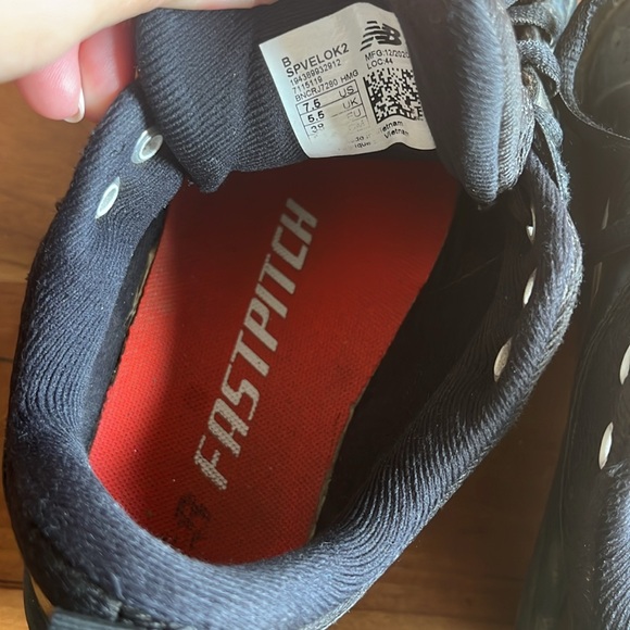 New balance, fast pitch softball cleats size 7 1/2 - Picture 3 of 6